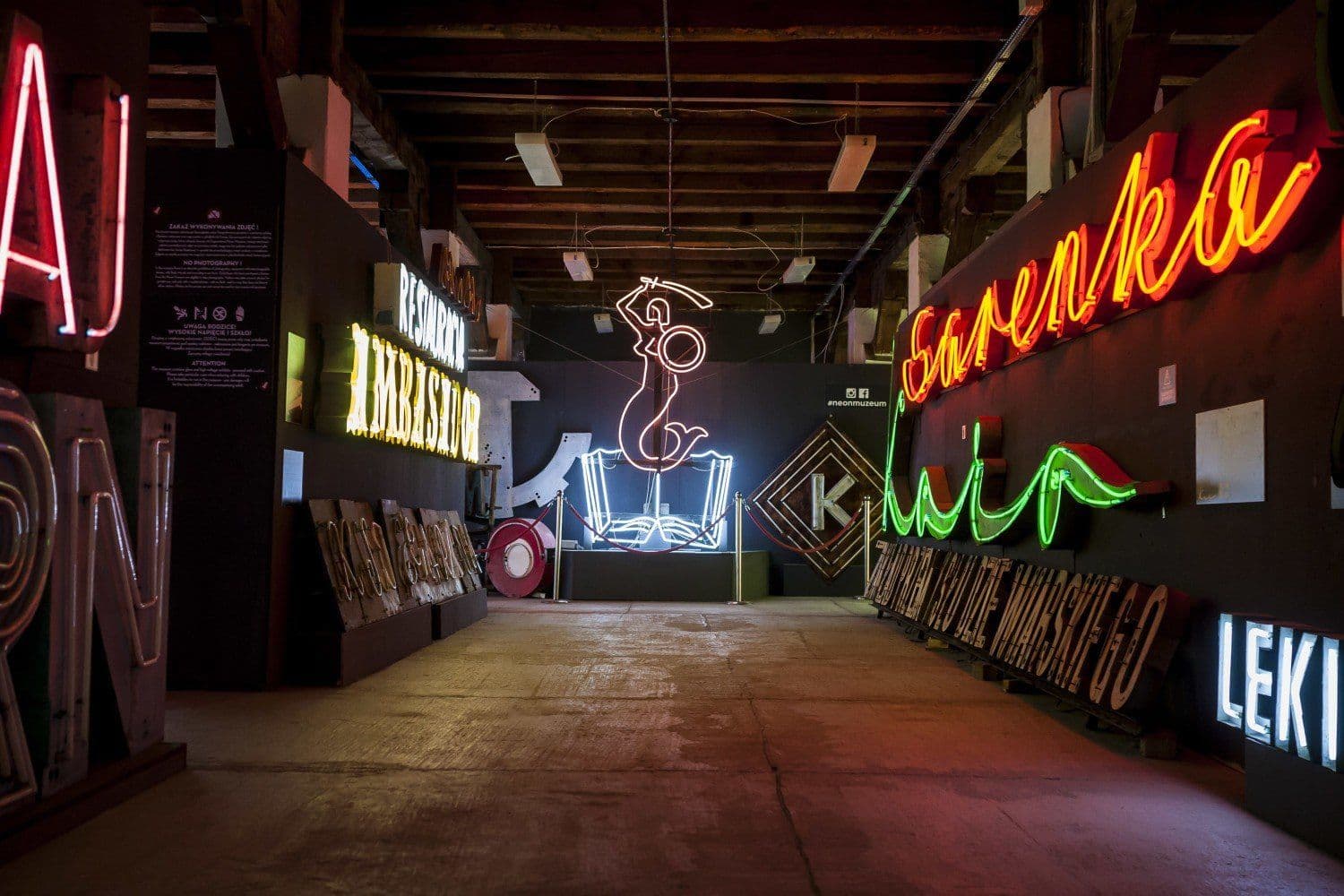 Neon Museum Warsaw – The City That Glowed
